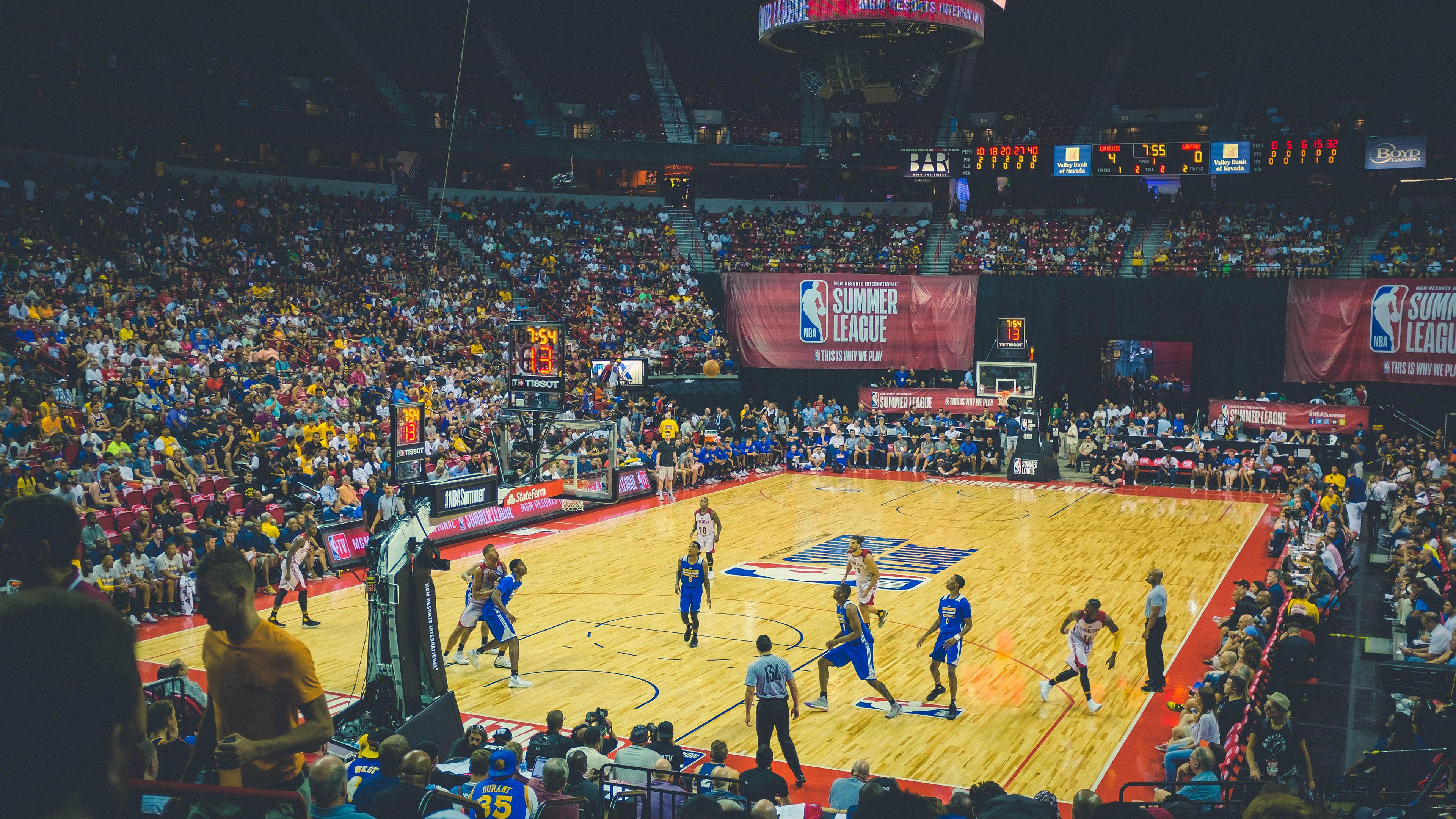 Ming意外战胜巴黎圣日耳曼，表现优异引爆全场！引发球迷热议