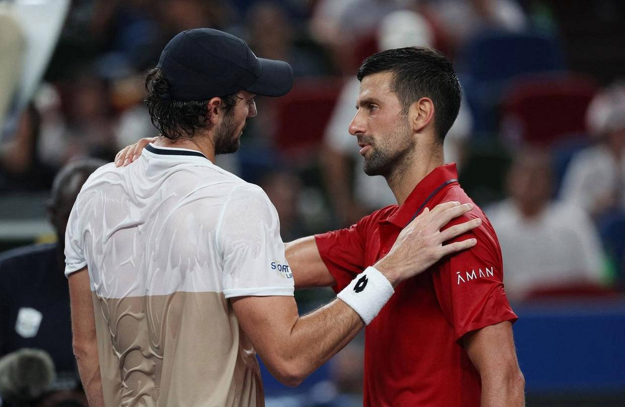  德约科维奇爆冷击败TL，势不可挡引爆全场！